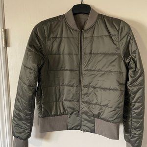 lululemon athletica Non-stop Bomber Jacket - Reversible in Euc, Size 4